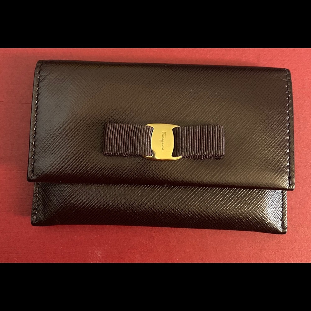Salvatore Ferragamo Vera Bow CC